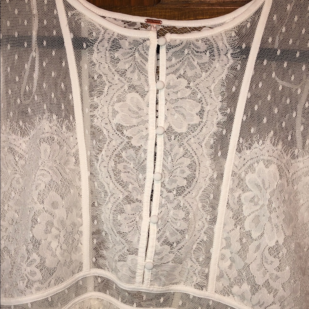 Free People Lace top 6 small buttons VGUC - Picture 5 of 6